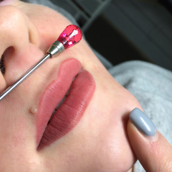 Татуаж губ (Перманент губ)
                    Майстер перманентного макіяжу Олександра Тернопіль