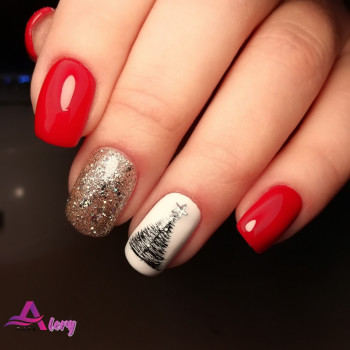 Покриття гель лаком
                    Мастер маникюра Марія Львов