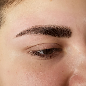 Оформление и окрашивание бровей