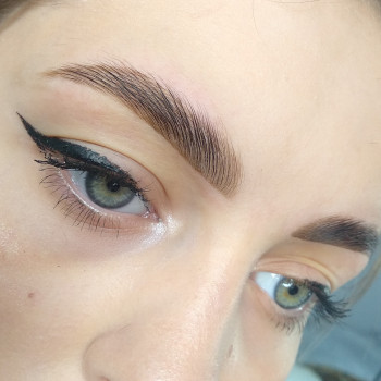 Фарбування і корекція брів