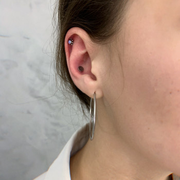 Пирсинг хряща уха "Хеликс"
                    Мастер по пирсингу Татьяна Мариуполь