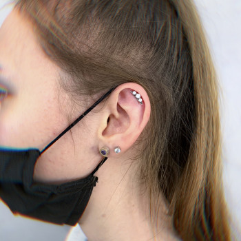 Пирсинг хряща уха "Хеликс"
                    Мастер по пирсингу Татьяна Мариуполь