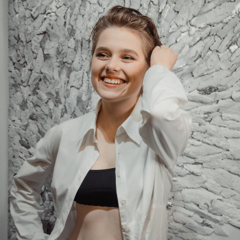 Образ «летний спорт-шик»
​Короткие стрижки актуальны как ник