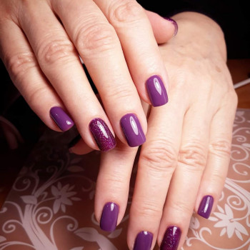 Манікюр з блискітками фіолетовий, фото - Майстер манікюру Виктория Ратушная