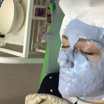 Альгинатная маска
                    Врач-косметолог Карина Харьков