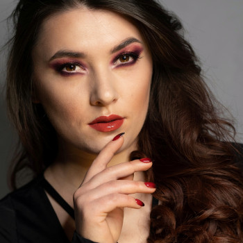 Макіяж
                    Візажист Катерина Львів