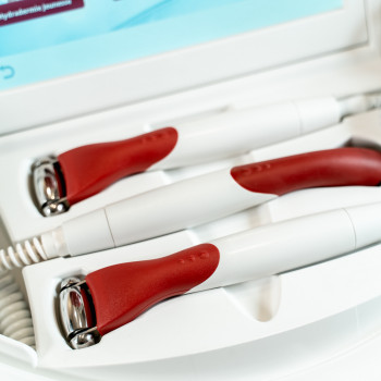 Миостимуляция Guinot (Франция)
                    Косметолог Ирина Одесса