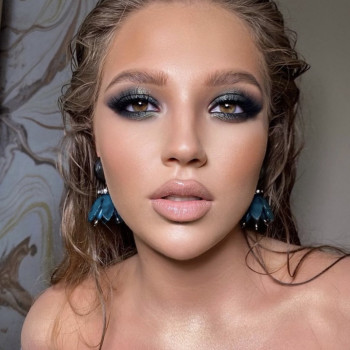 Смарагдовий smoky eyes. Ідеальний варіант вечірнього макіяжу