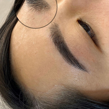 Коррекция и окрашивание бровей краской