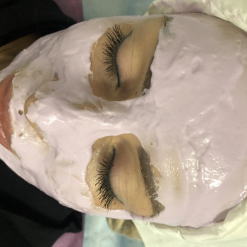 Альгинатные маски хорошо закрепляют эффект подтяжки лица пос