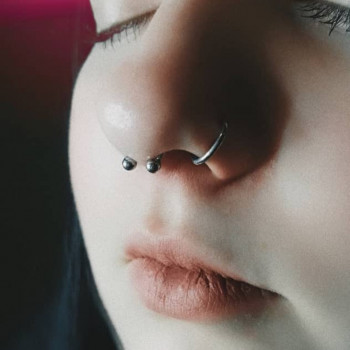 Тату пірсинг септум, фото - Майстер з пірсингу Вероника