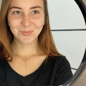 Коррекция и окрашивание бровей краской