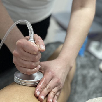 Вакуумно роликовый массаж
                    Салон красоты Карат Полтава