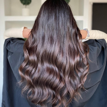 коричневий колір волосся