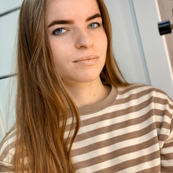 Коррекция и окрашивание бровей краской