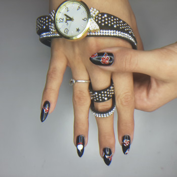 Маникюр в стиле клана ,,Акацуки,, из сериала-аниме ,,Наруто,