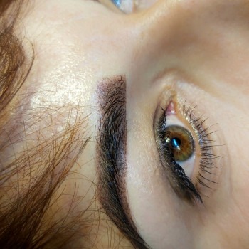 Пудровое напыление бровей сумы татуаж перманентный макияж
                    Мастер перманентного макияжа Єлизавета Сумы