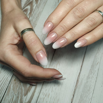 Маникюр, коррекция гелевых ногтей, дизайн "babyboomer"