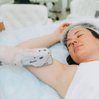 Интимное отбеливание
                    Косметолог Мария Київ