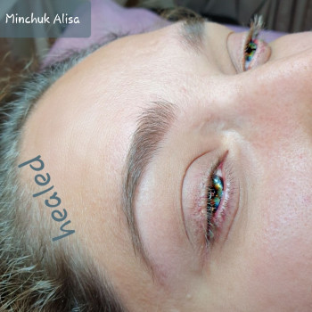 Зажившие пудровые брови