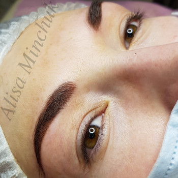 Пудровые брови