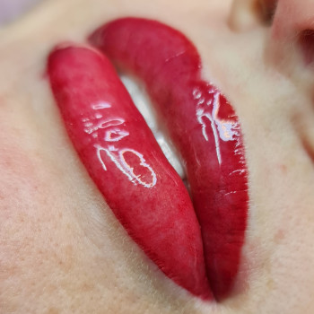 Акварельные губы