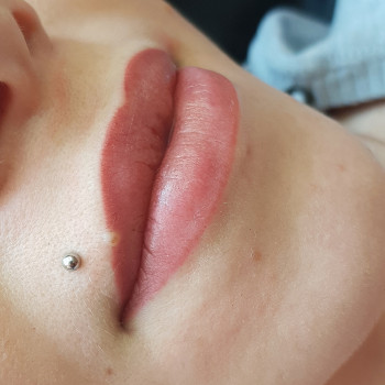 Акварельні губи