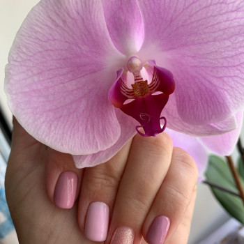 Маникюр педикюр гель-лак
                    Мастер маникюра Ирина Киев