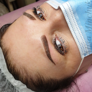 Пудровые брови от ведущего специалиста
                    Визажист Алиса Киев