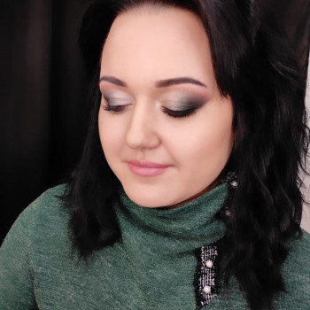 Вечерний макияж
                    Визажист Анна Павлоград