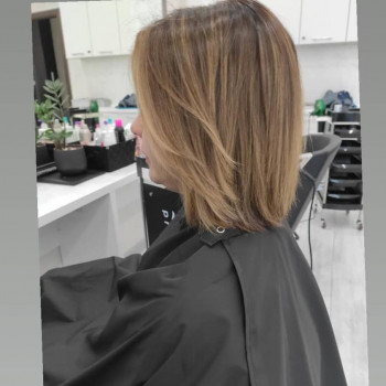 Кератиновое выравнивание
                    Перукар Алена Київ