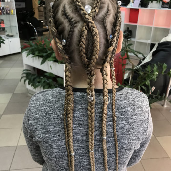 Брейды, плетение кос на каждый день и на праздник
                    Перукар-стиліст Яна Запоріжжя