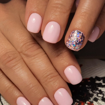 Маникюр с покрытием
                    Салон красоты Артхолл Винница