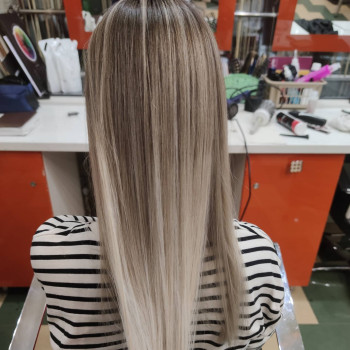 Окрашивания шатуш, балаяж
                    Перукар-універсал Алена Харків