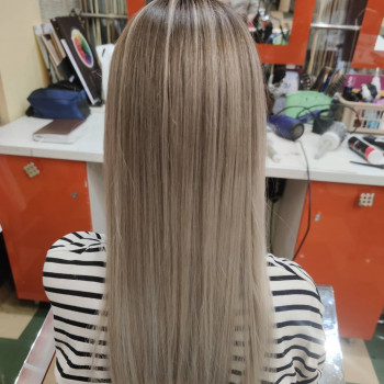 Окрашивания шатуш, балаяж
                    Перукар-універсал Алена Харків