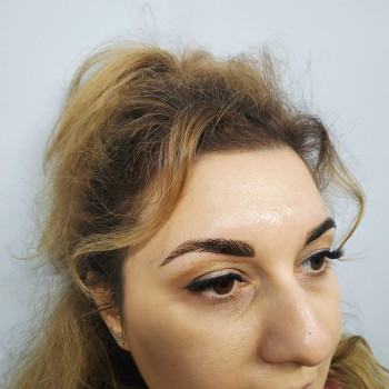 Коррекция окрашивание бровей