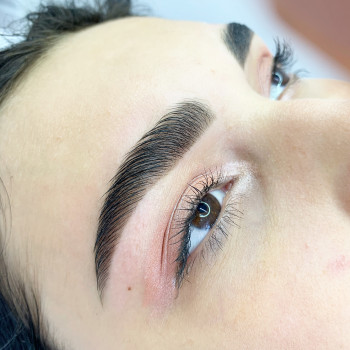 Ламінування і фарбування брів