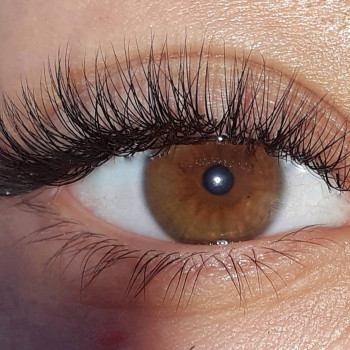 Нарощування вій
                    Студия татуажа Perfect Makeup Хмельницкий