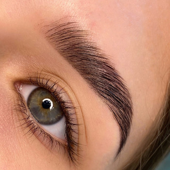 Долговременная укладка бровей