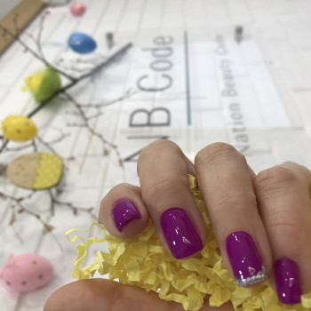 Яркий маникюр для праздничного настроения, фото - Салон краси NB Code