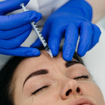 Botox Allergan для зони лоба
                    Лікар-косметолог Юлія Луцьк