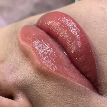 Перманент губ в акварельной технике
                    Бровіст Марина Маріуполь