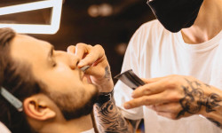 Стрижка вусів Барбершоп ЦирульниК Barbershop Київ