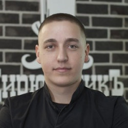 Максим Бова