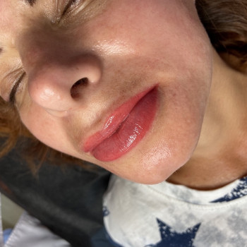 Перманентный макияж губ
                    Майстер перманентного макіяжу Елизавета Житомир