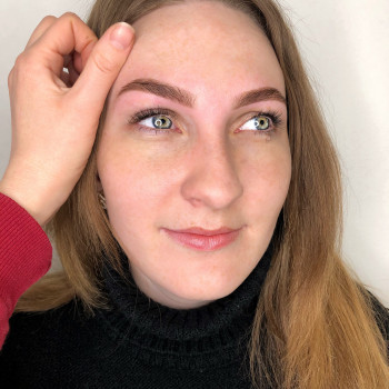 Корекція та фарбування брів