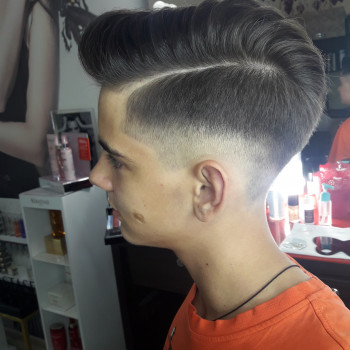 Мужская и детская стрижка
                    Перукар-універсал Ангелина Маріуполь