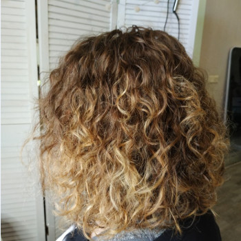 Биозавивка волос
                    Женский парикмахер Ирина Киев