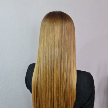 Выпрямление волос
                    Парикмахер Алина Херсон