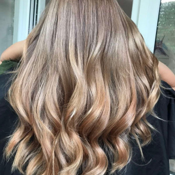 Коричневый цвет волос капучино, фото - Салон красоты Hair'isma